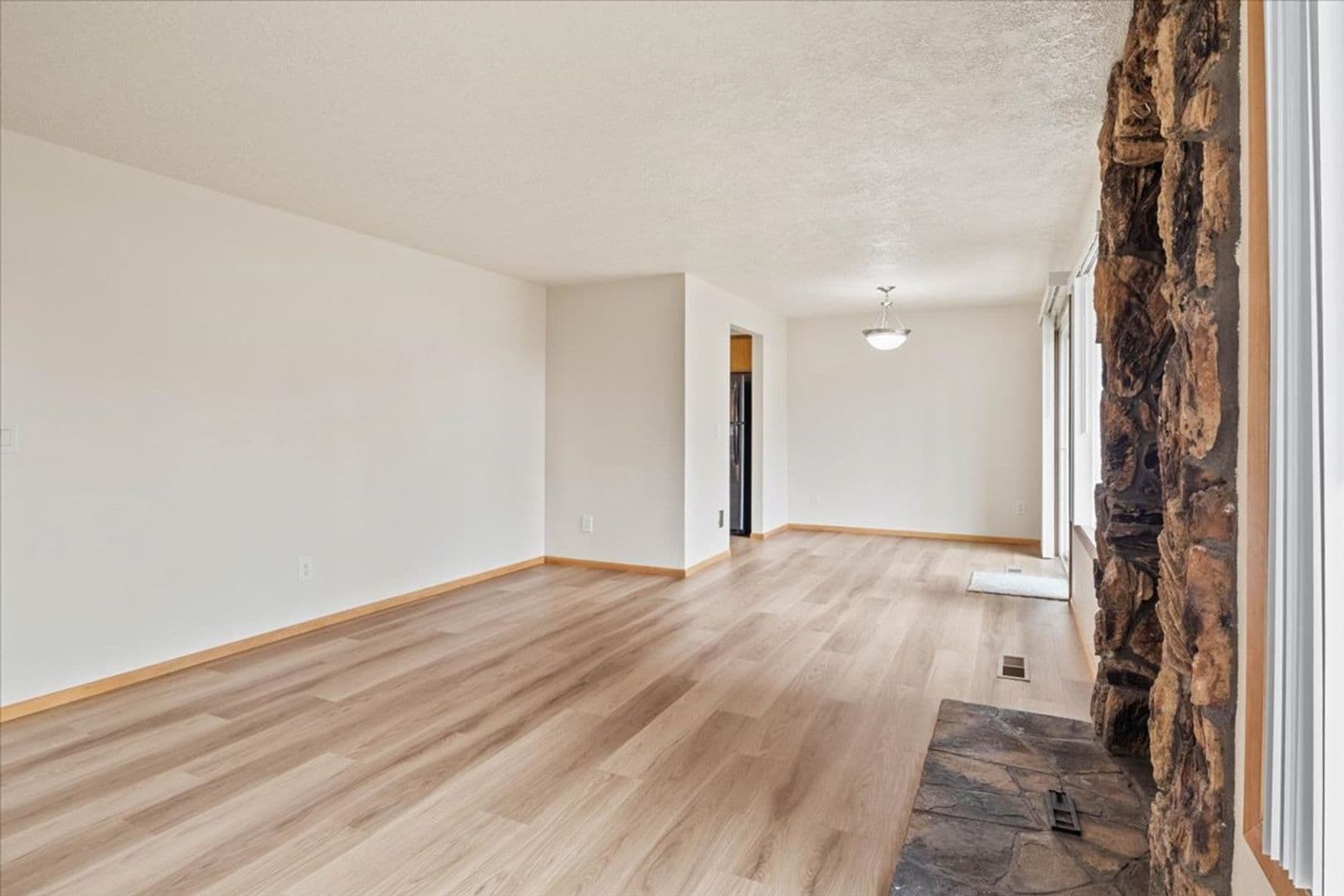 Salem House: 5122 Sunnyside Rd SE