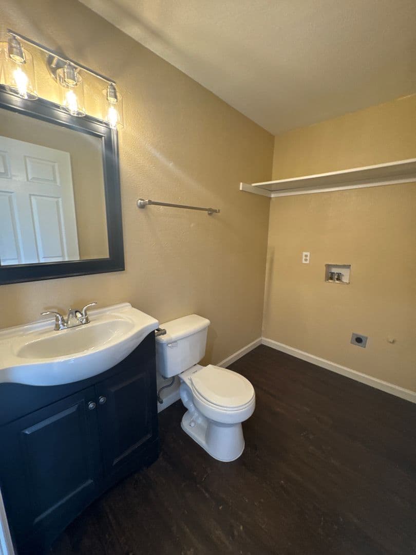 Albany Townhome: 2570 SE 16th Ave