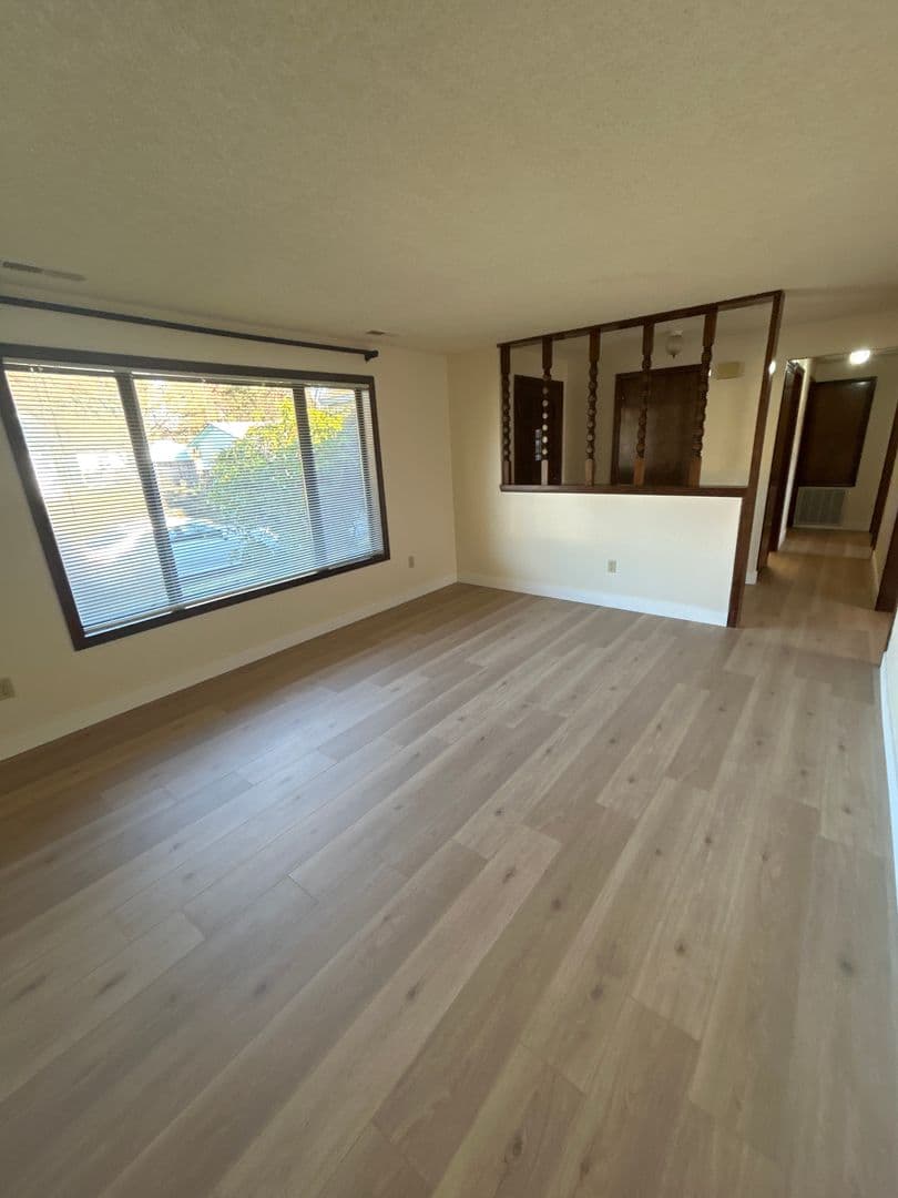 Corvallis House: 1012 SE Dorothy Ave