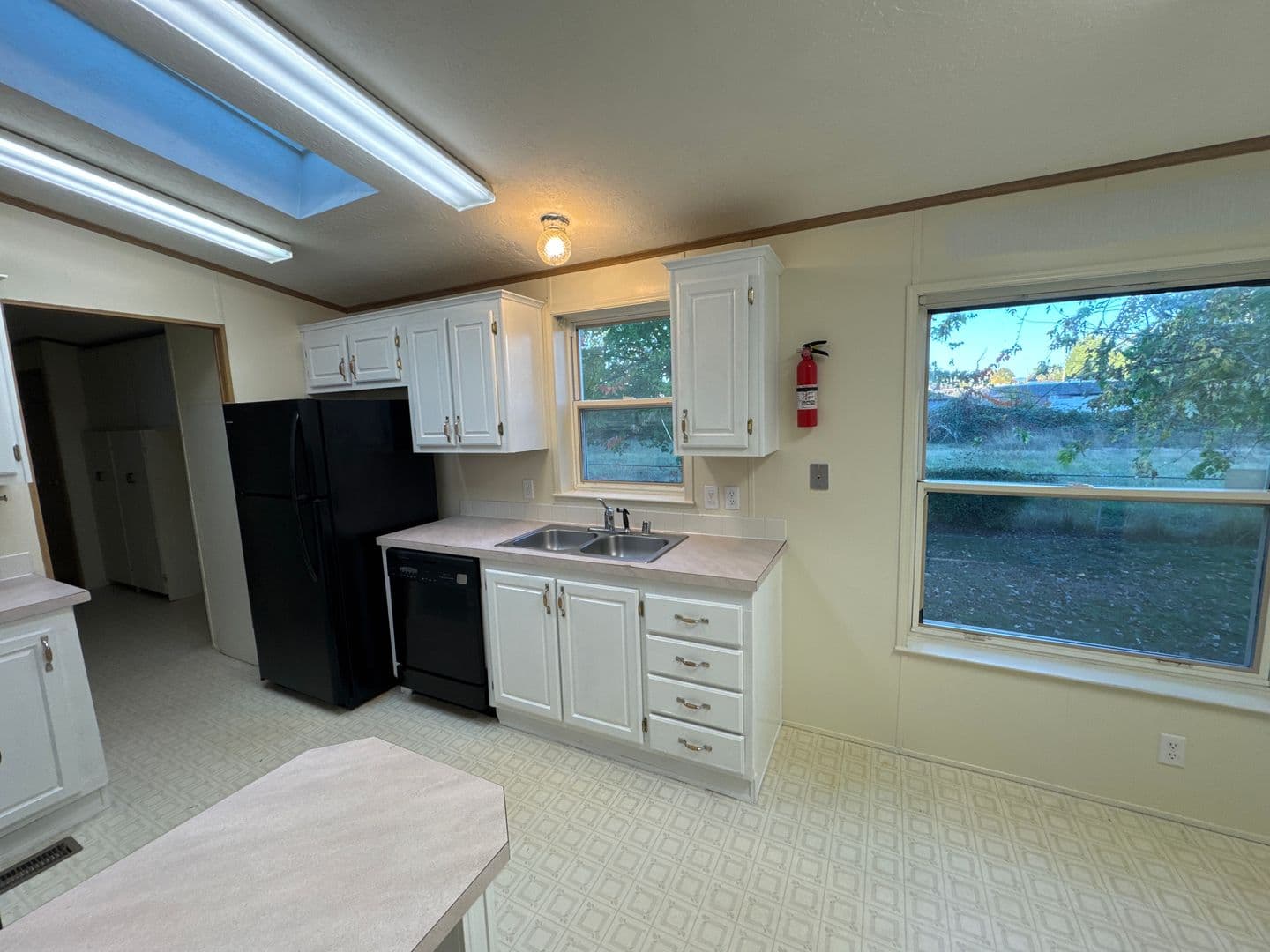 Albany Apartment: 2110 Geary St SE