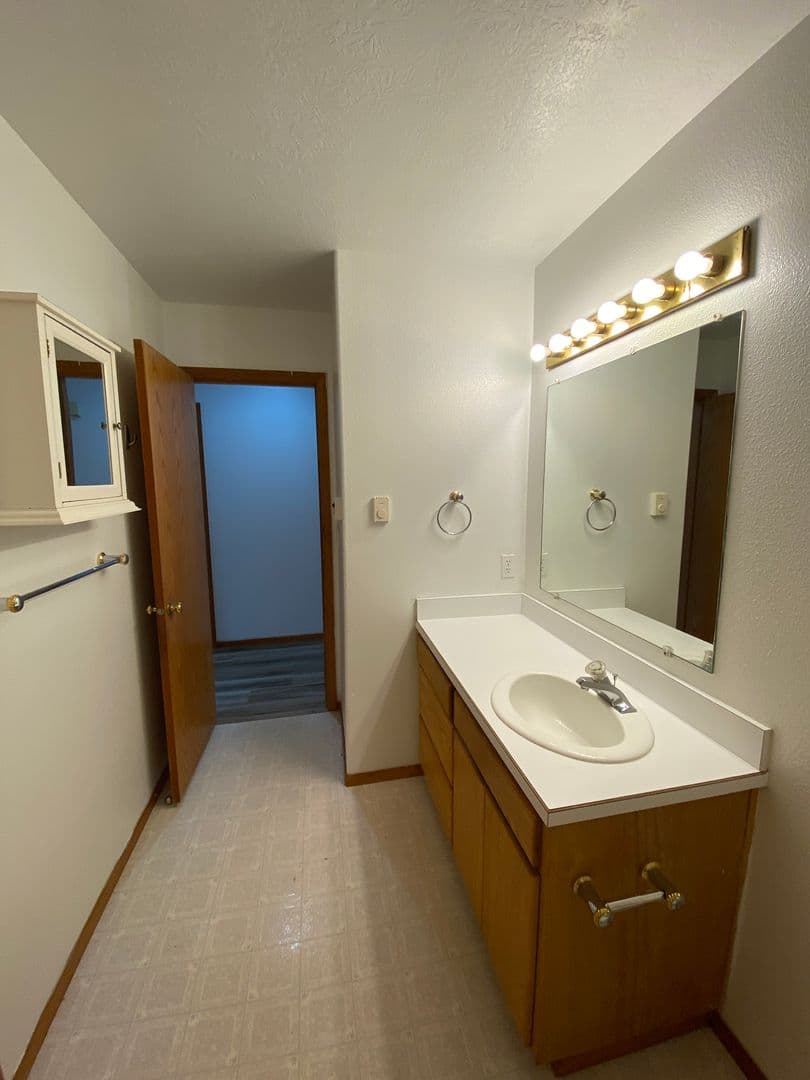 Albany Apartment: 2635 Lyon Street SE