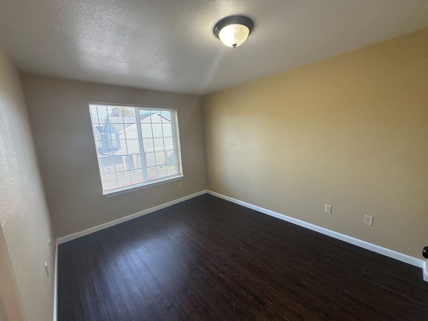 Albany Townhome: 2570 SE 16th Ave