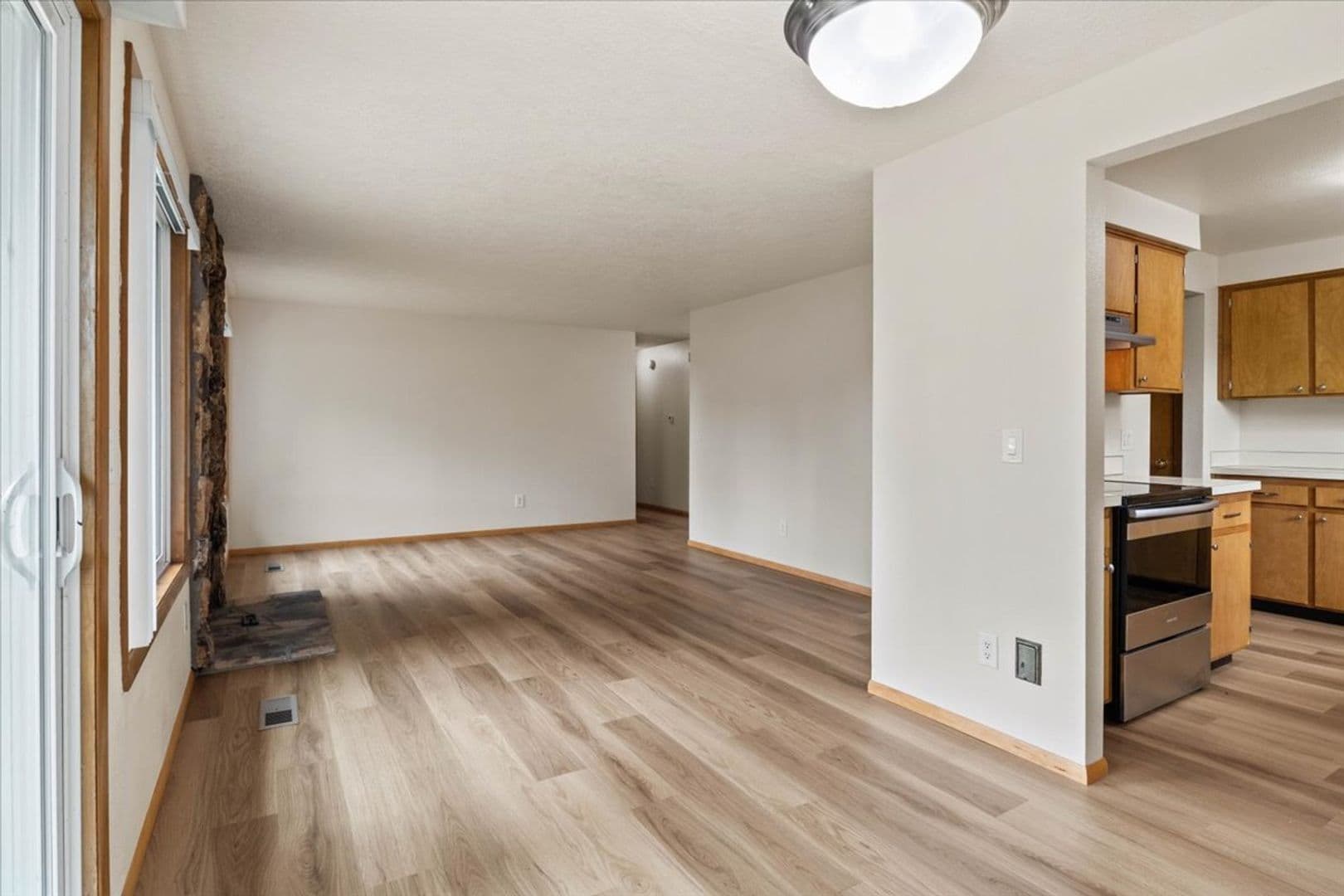 Salem House: 5122 Sunnyside Rd SE