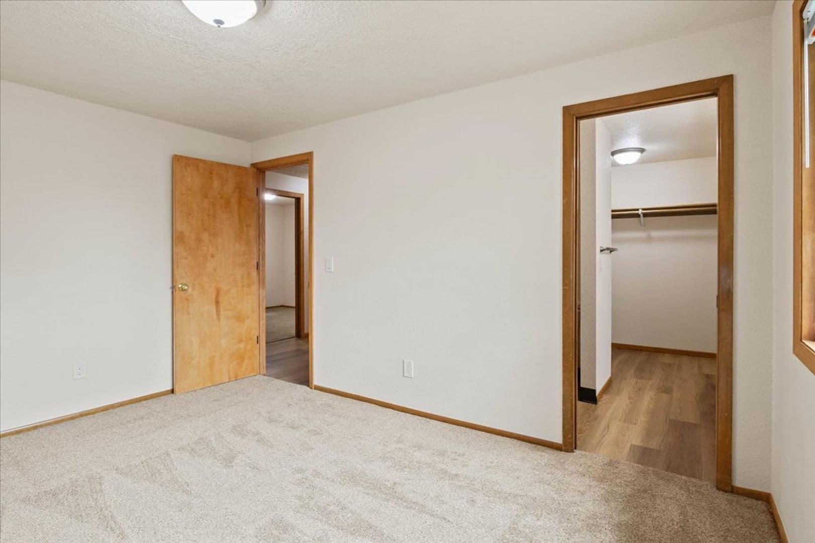 Salem House: 5122 Sunnyside Rd SE