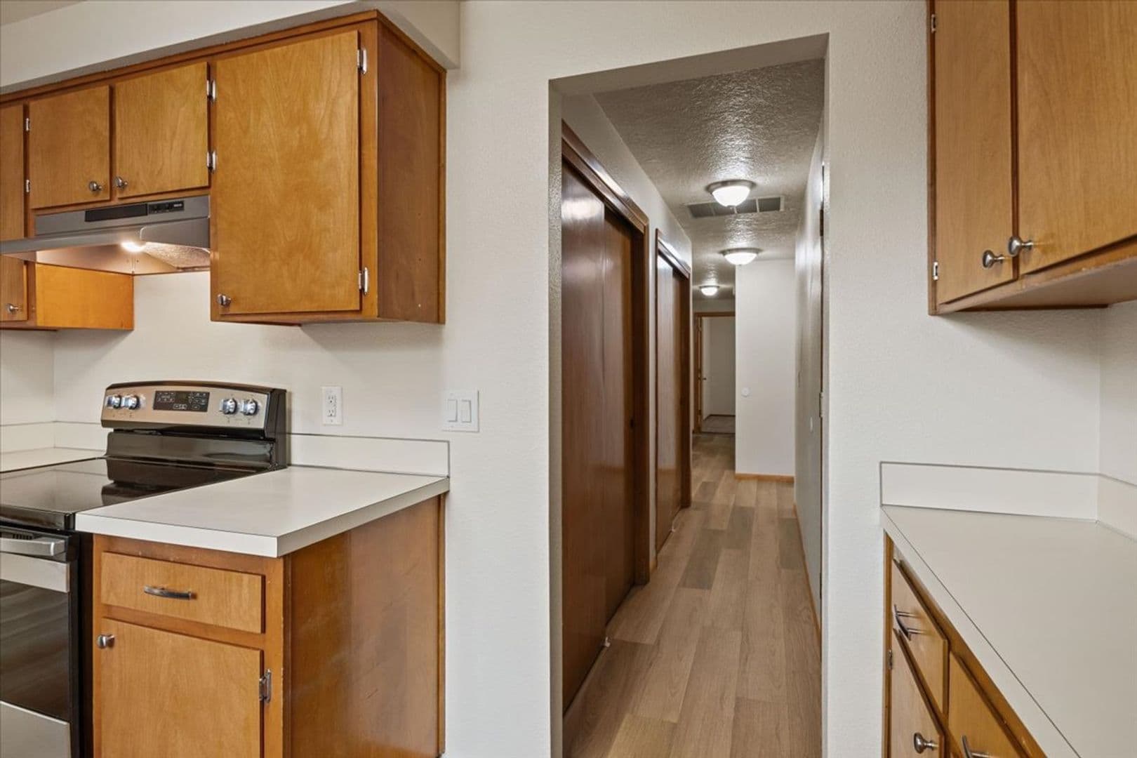 Salem House: 5122 Sunnyside Rd SE
