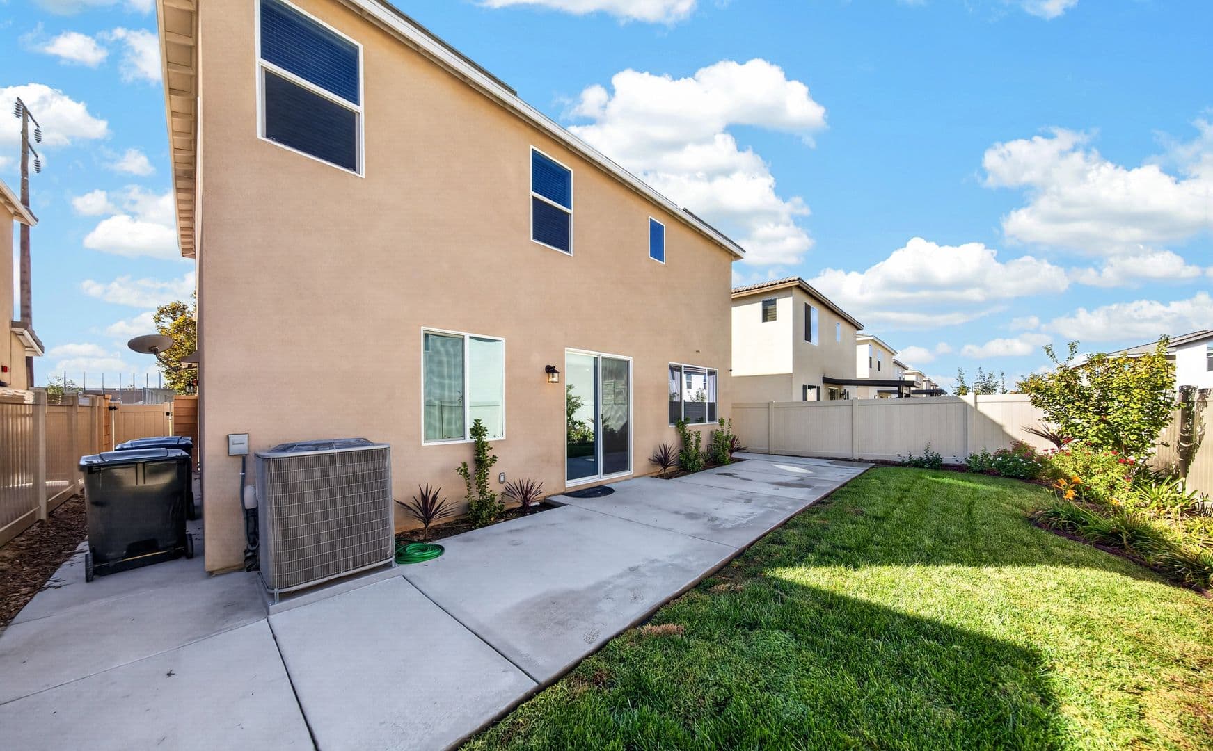 Redlands House: 974 Domestic Ave