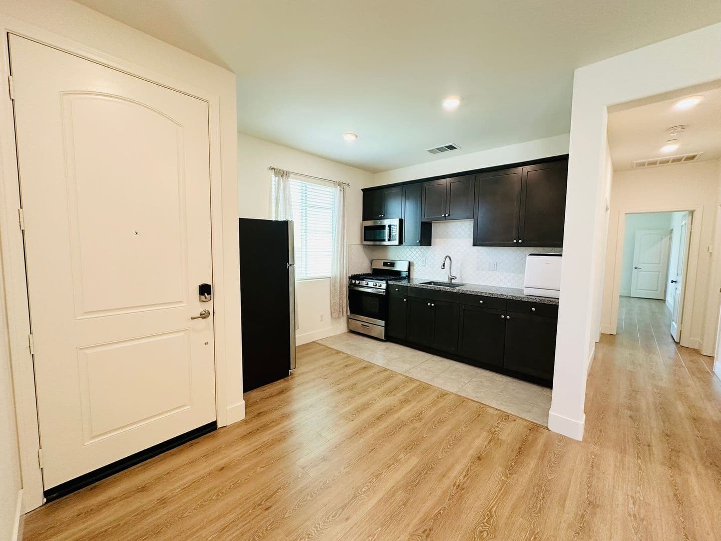 Loma Linda Apartment: 10964 Roble St.