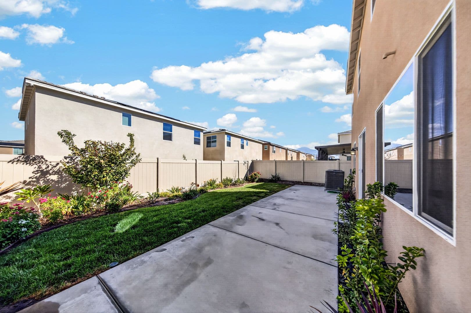 Redlands House: 974 Domestic Ave