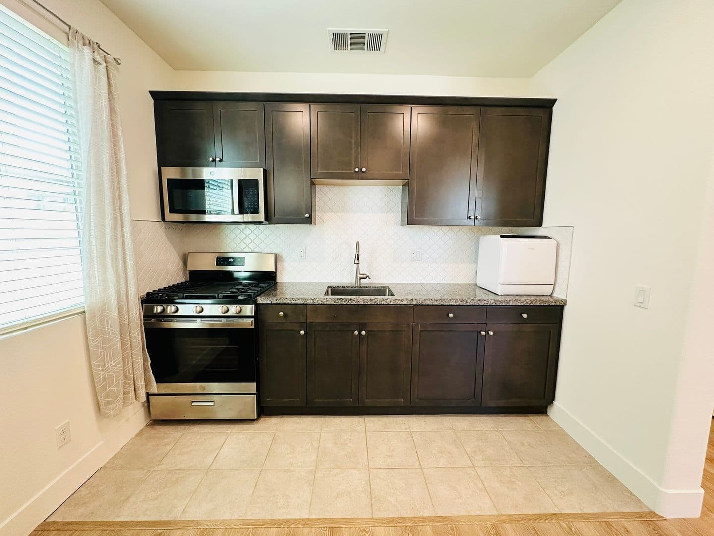 Loma Linda Apartment: 10964 Roble St.