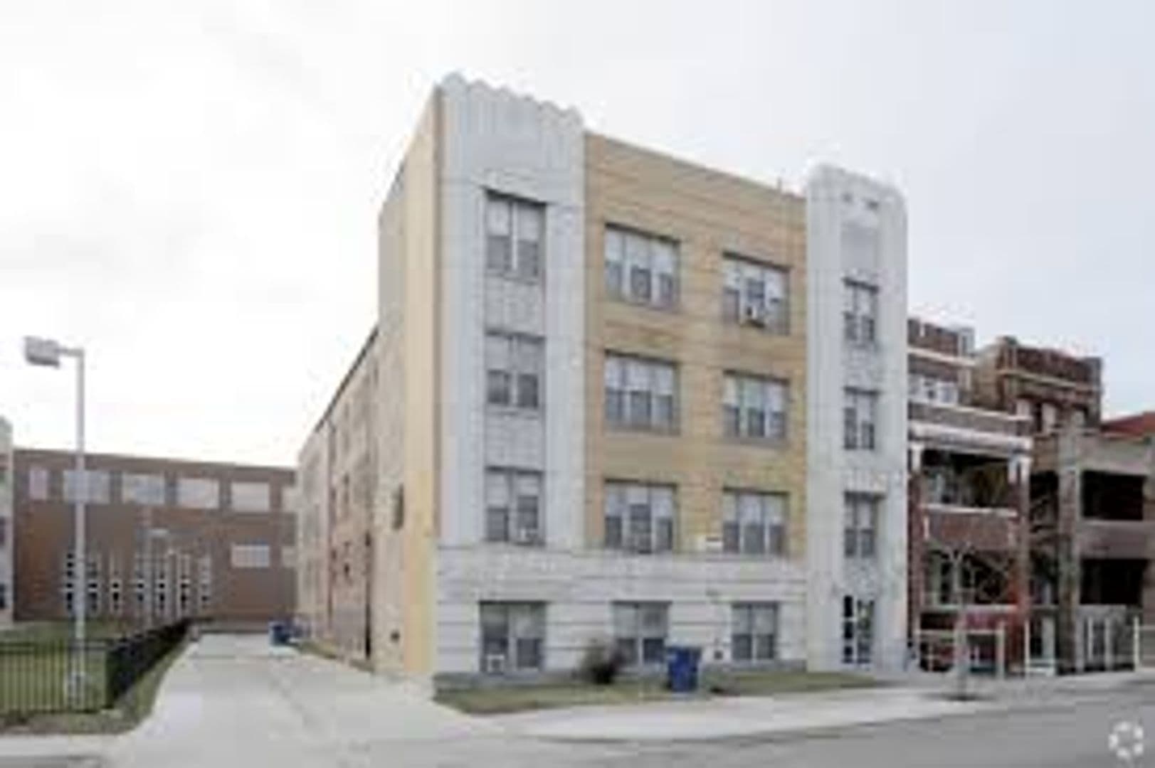 Chicago Apartment: 126 S. Central