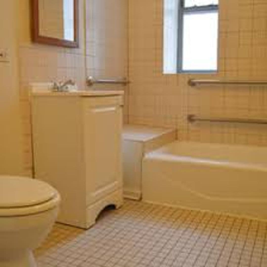 Chicago Apartment: 126 S. Central