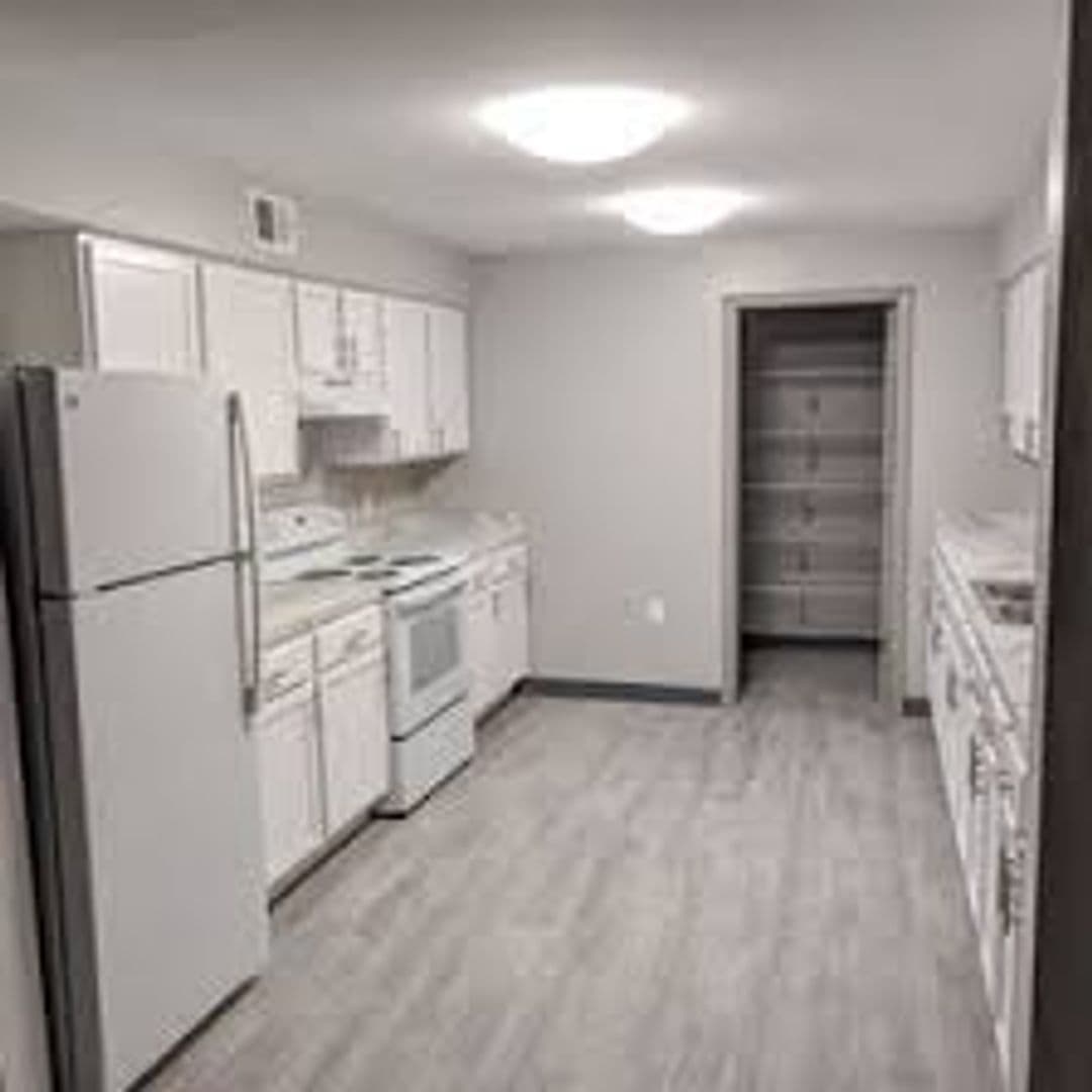 Columbus Apartment: 4573 Westport Rd.