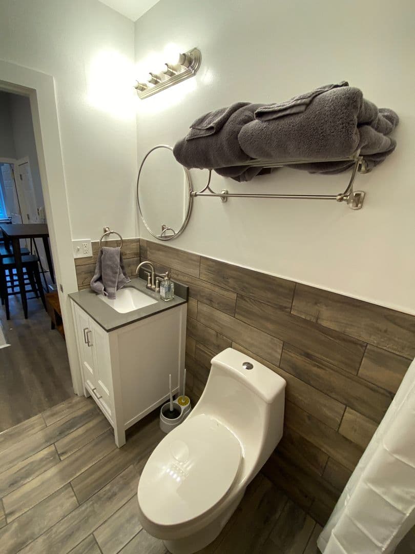 Philadelphia Apartment: 1535 W Poplar St