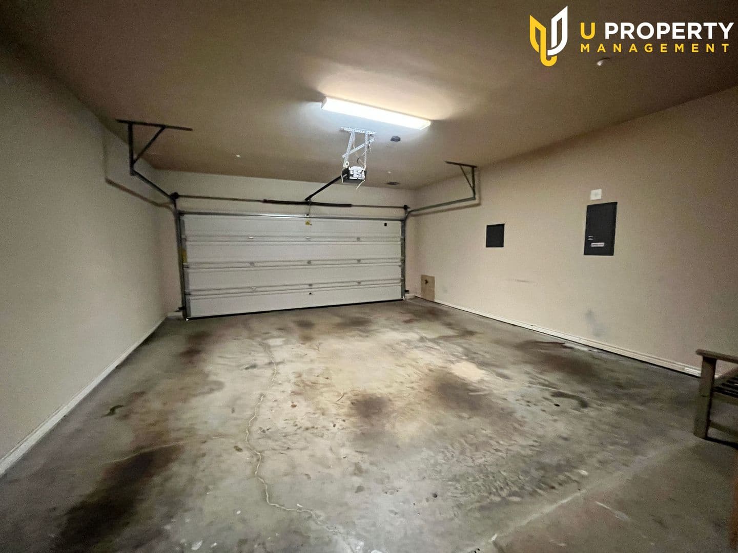 Addison House: 15831 Breedlove Pl