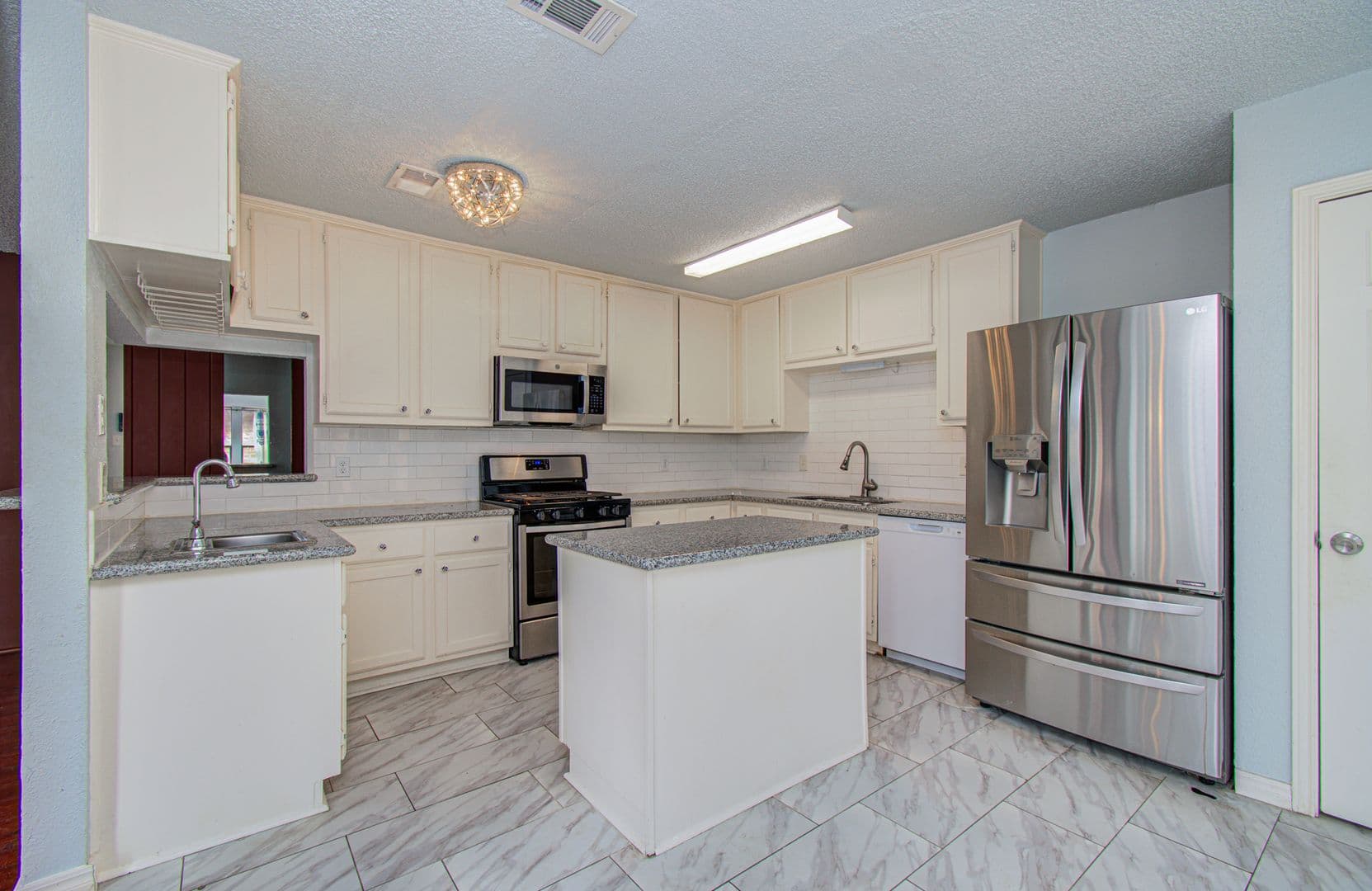 Houston House: 6823 Puerta Vista Ln