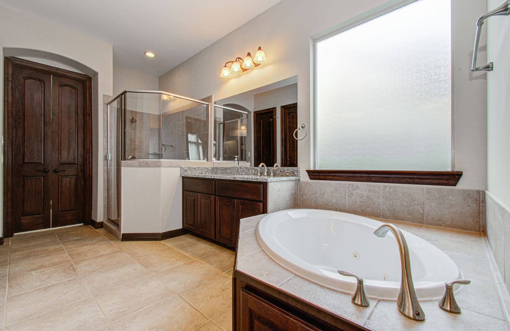 Sugarland House: 5711 Avon Landing Lane