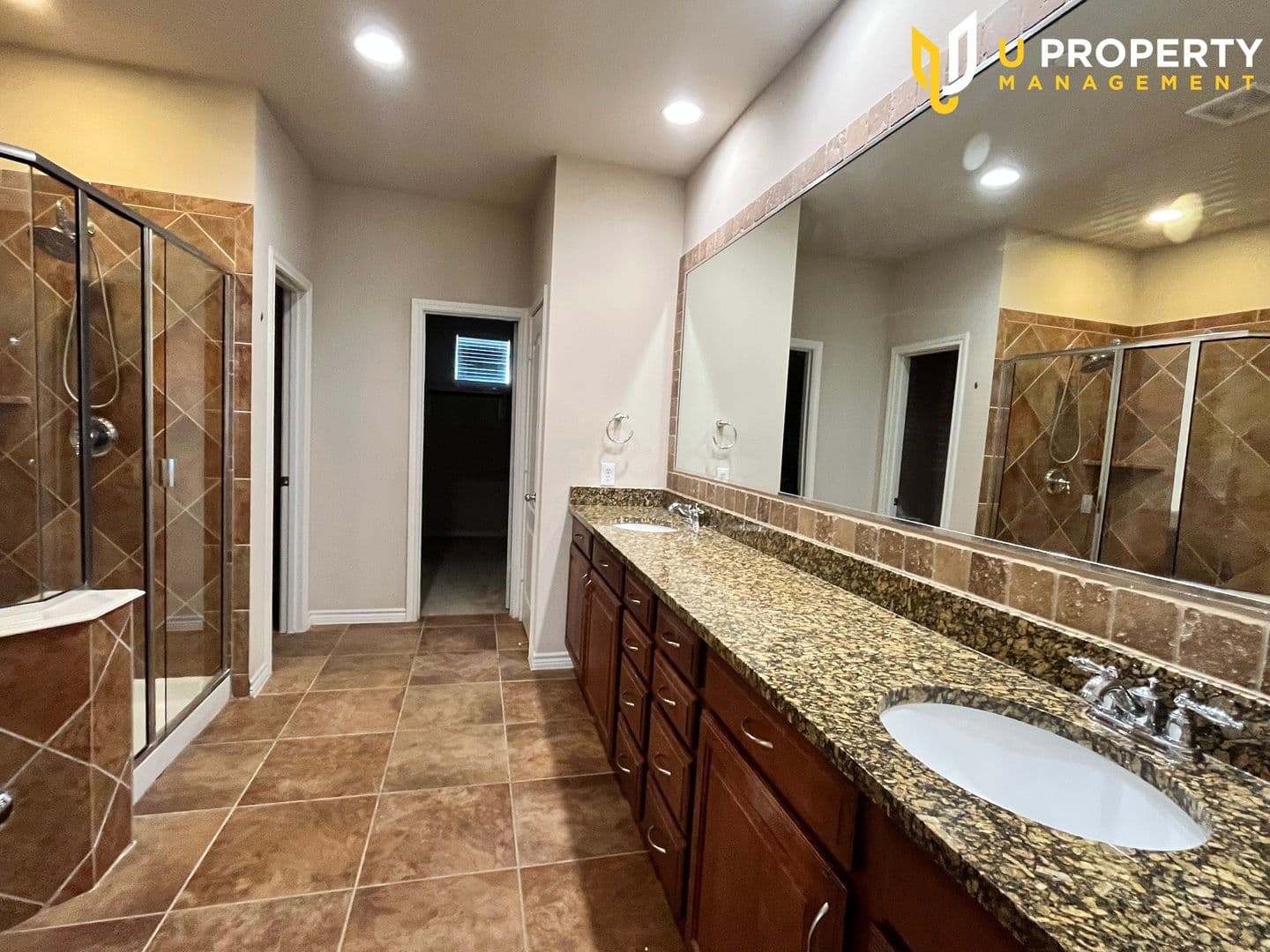 Addison House: 15831 Breedlove Pl