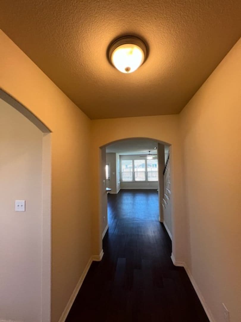 Forest Hill House: 3729 Caladium Ln,