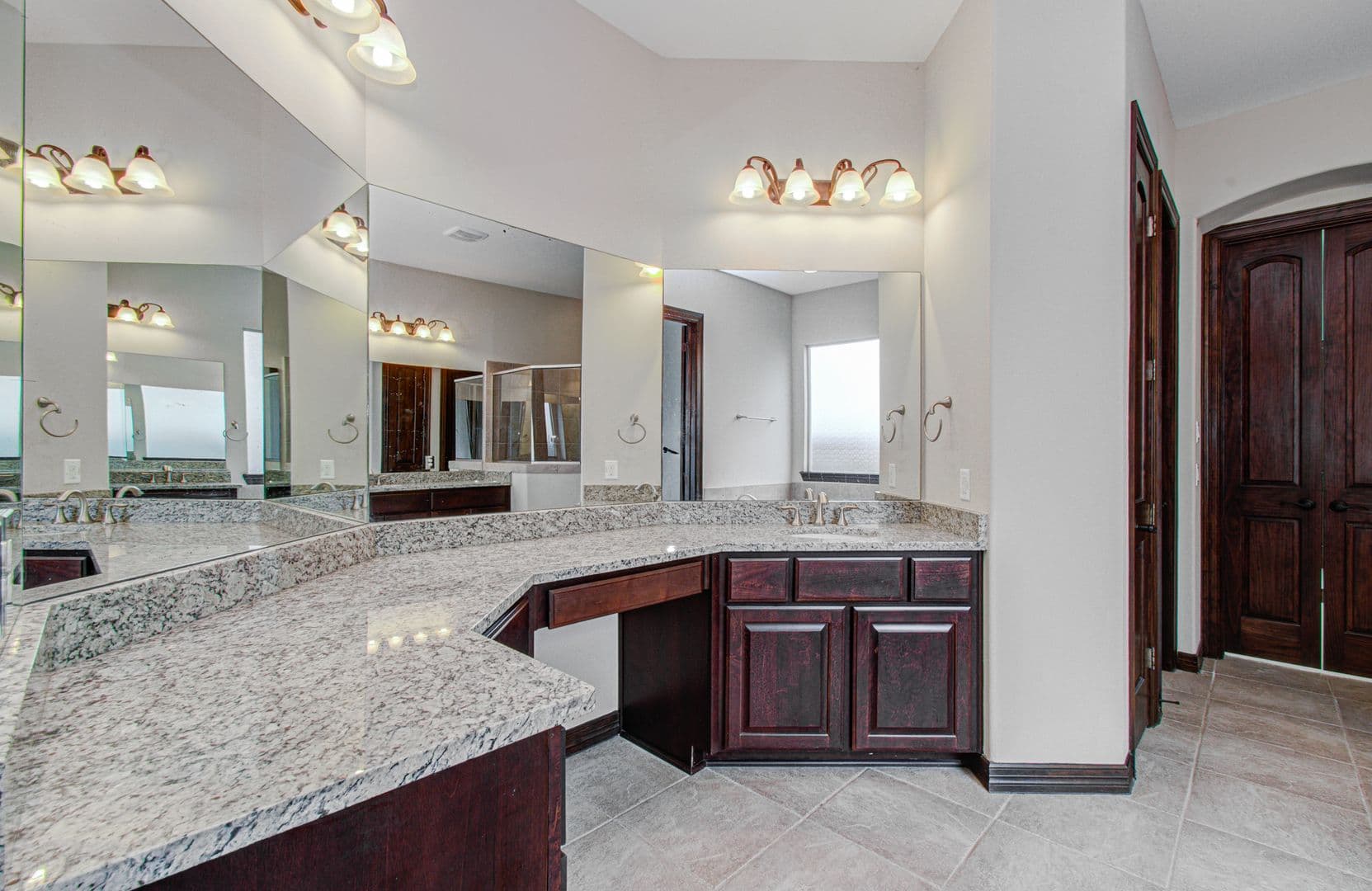 Sugarland House: 5711 Avon Landing Lane