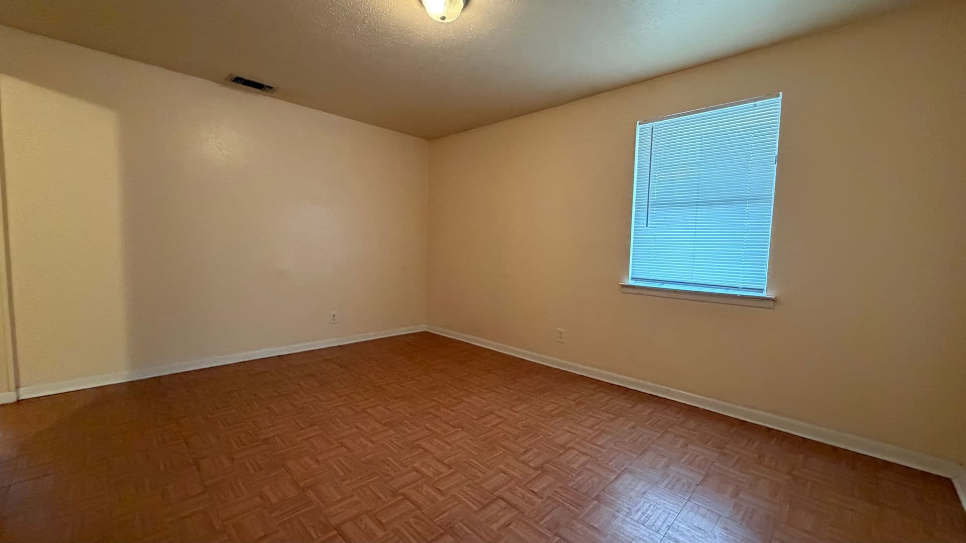 Desoto Apartment: 105 Woodhaven Dr