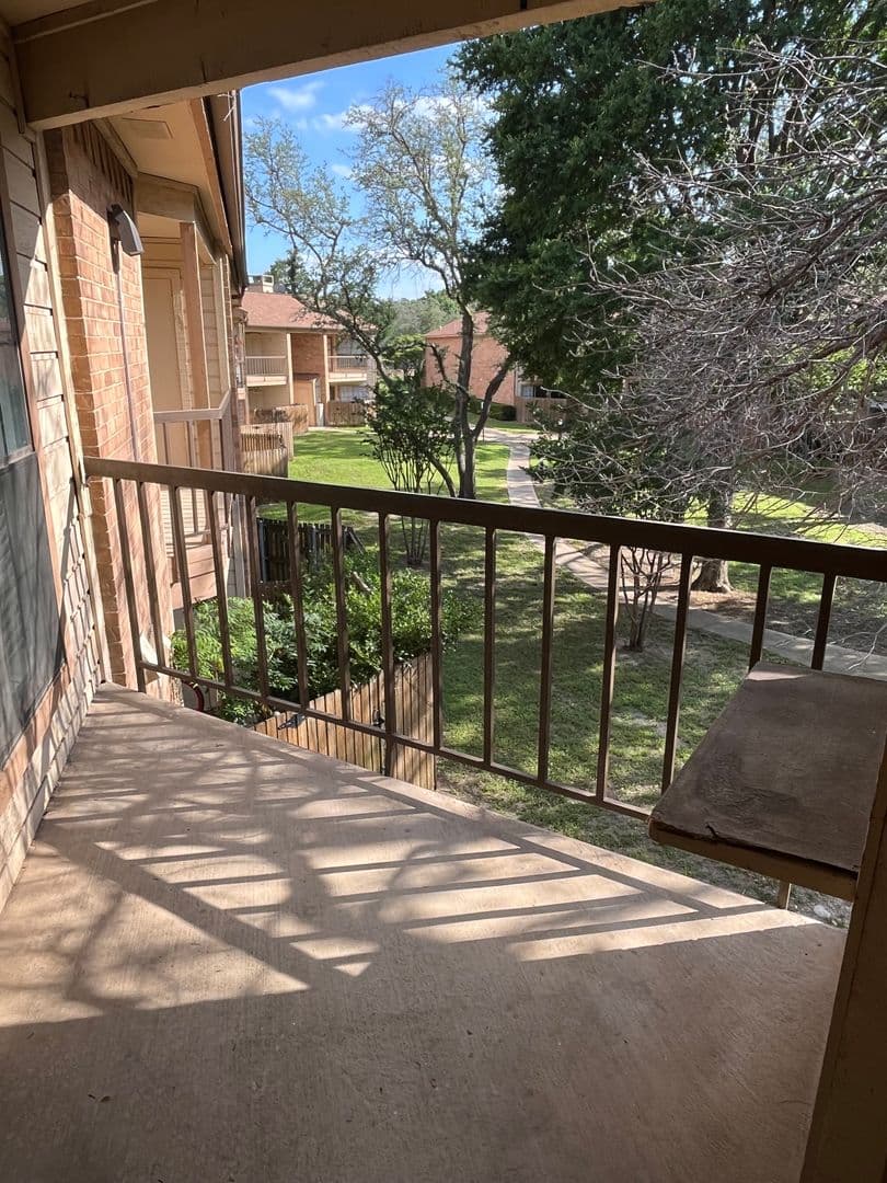 Addison Condo: 16301 Ledgemont Lane Unit#273B