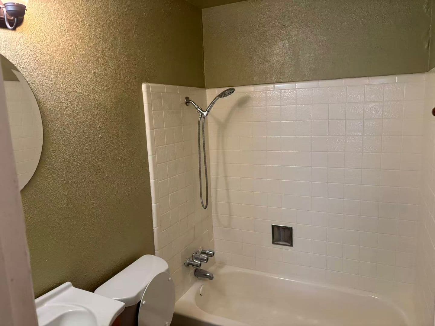 Desoto Apartment: 105 Woodhaven Dr