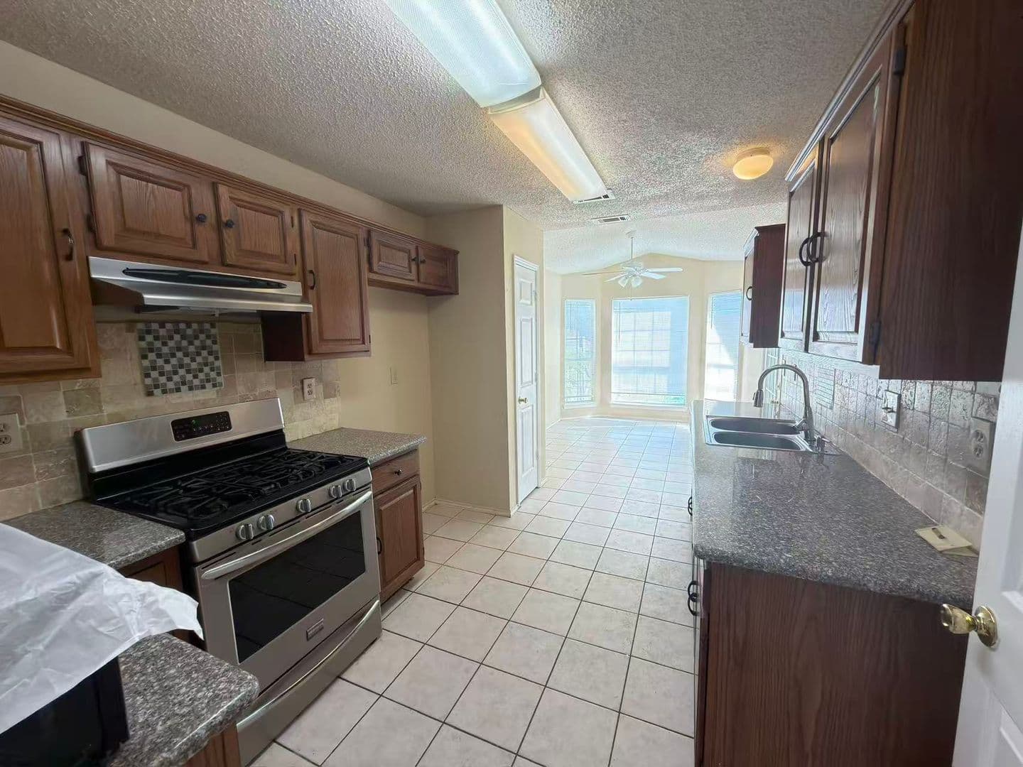 Garland House: 2918 Lake Valley Dr