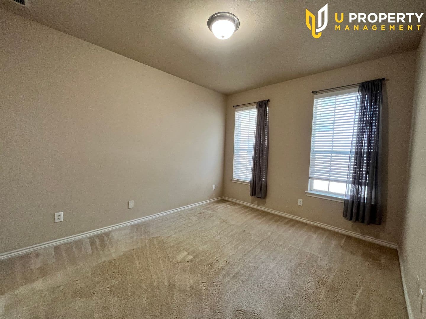 Addison House: 15831 Breedlove Pl