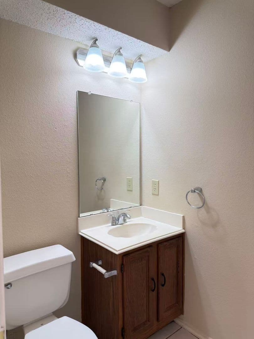 Garland House: 2918 Lake Valley Dr