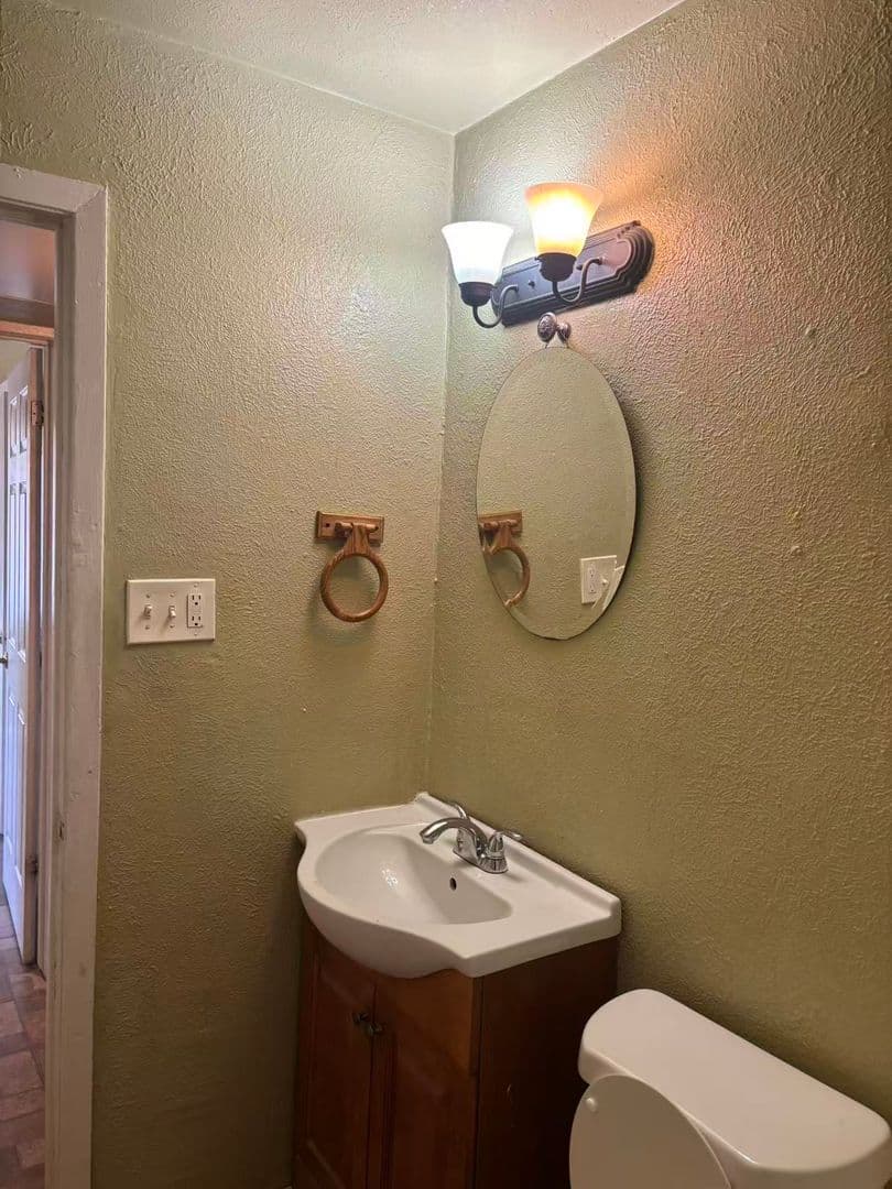 Desoto Apartment: 105 Woodhaven Dr