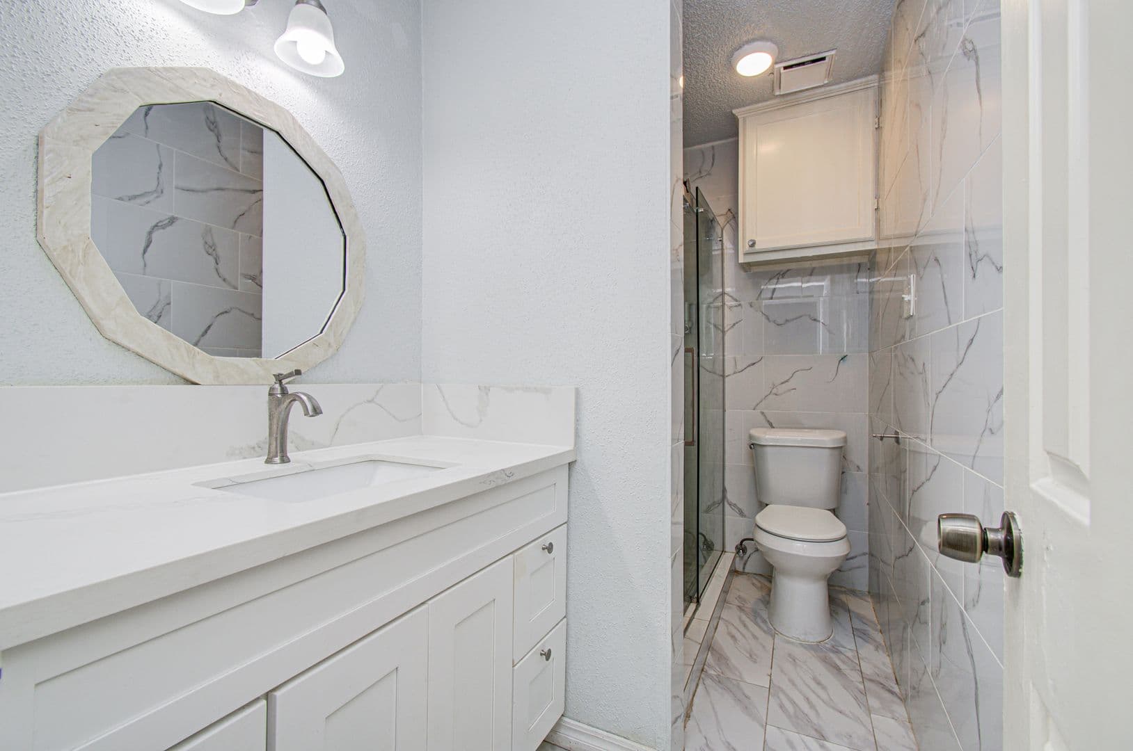 Houston House: 6823 Puerta Vista Ln