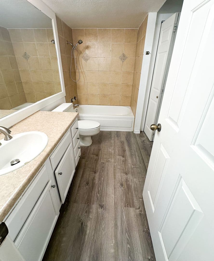 Addison House: 16301 Ledgemont Lane Unit#273B