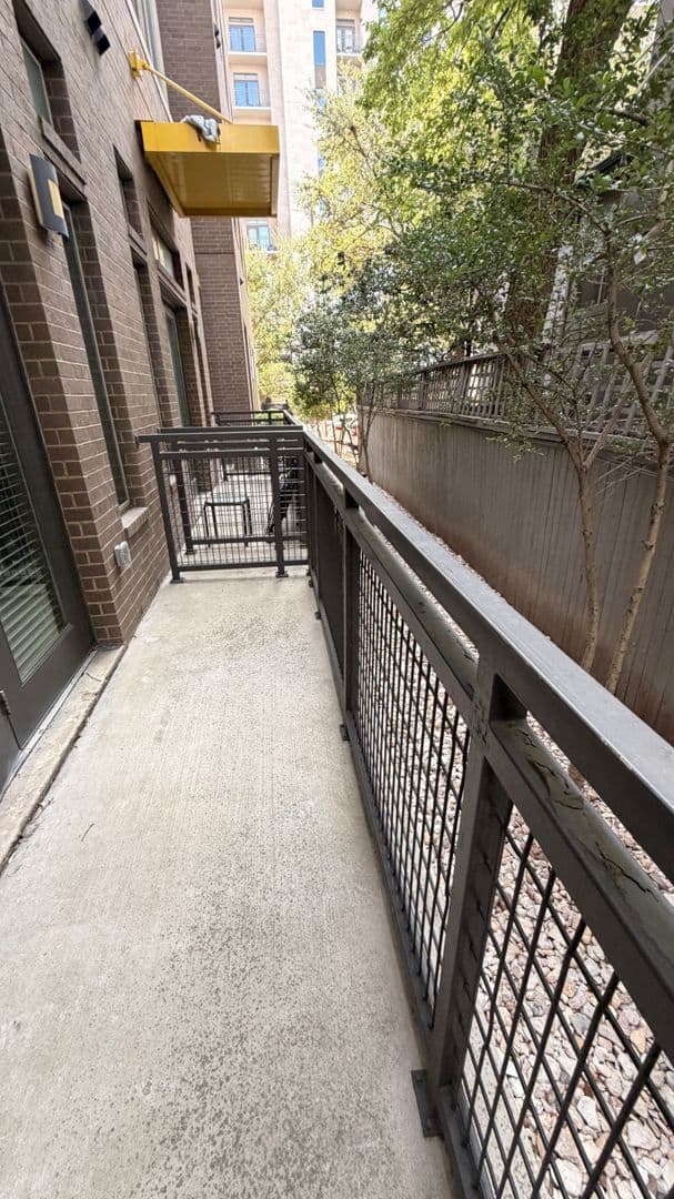 Dallas Apartment: 3411 Oak Grove Ave.