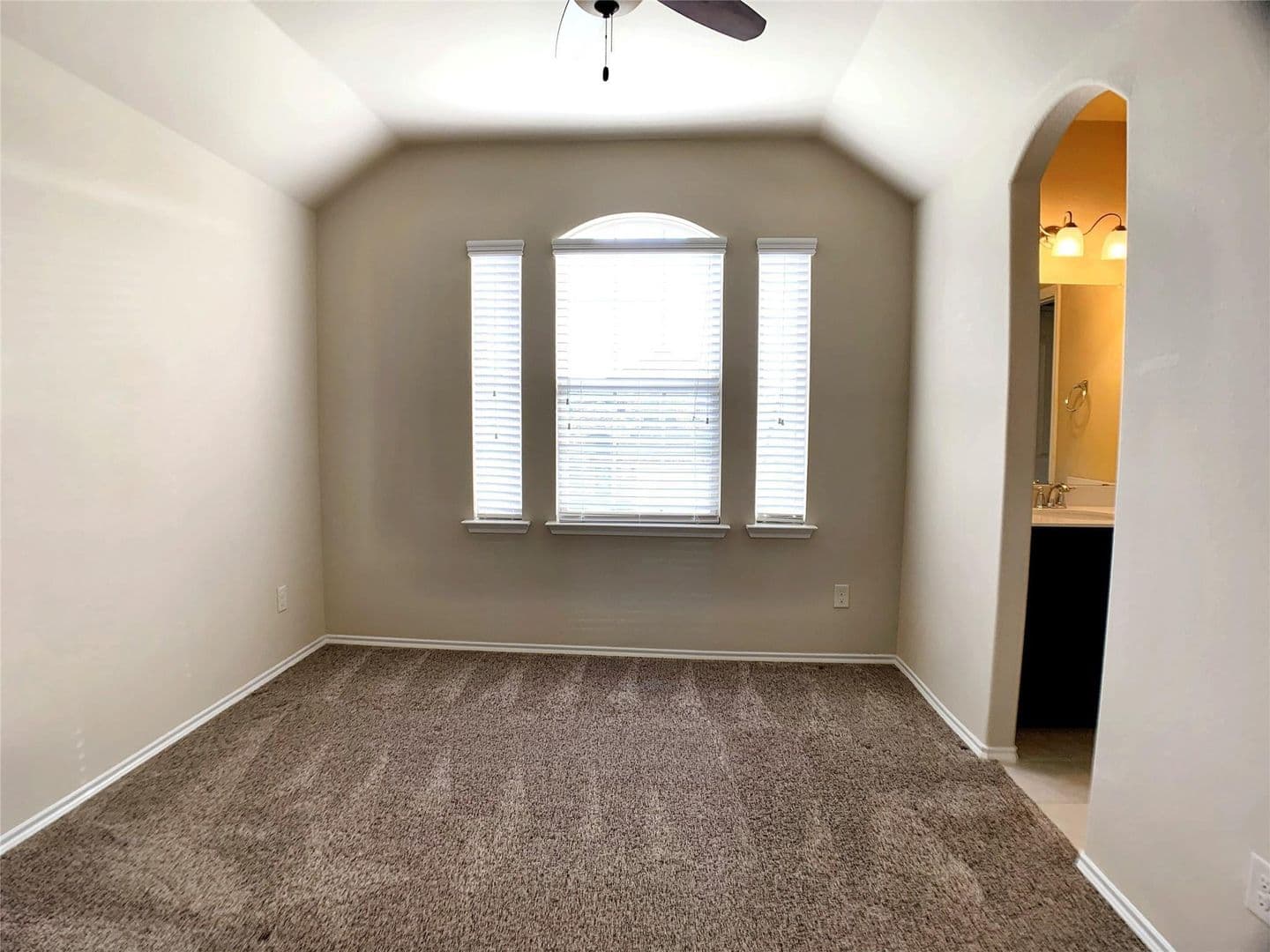 McKinney House: 9828 Moccasin Creek Ln