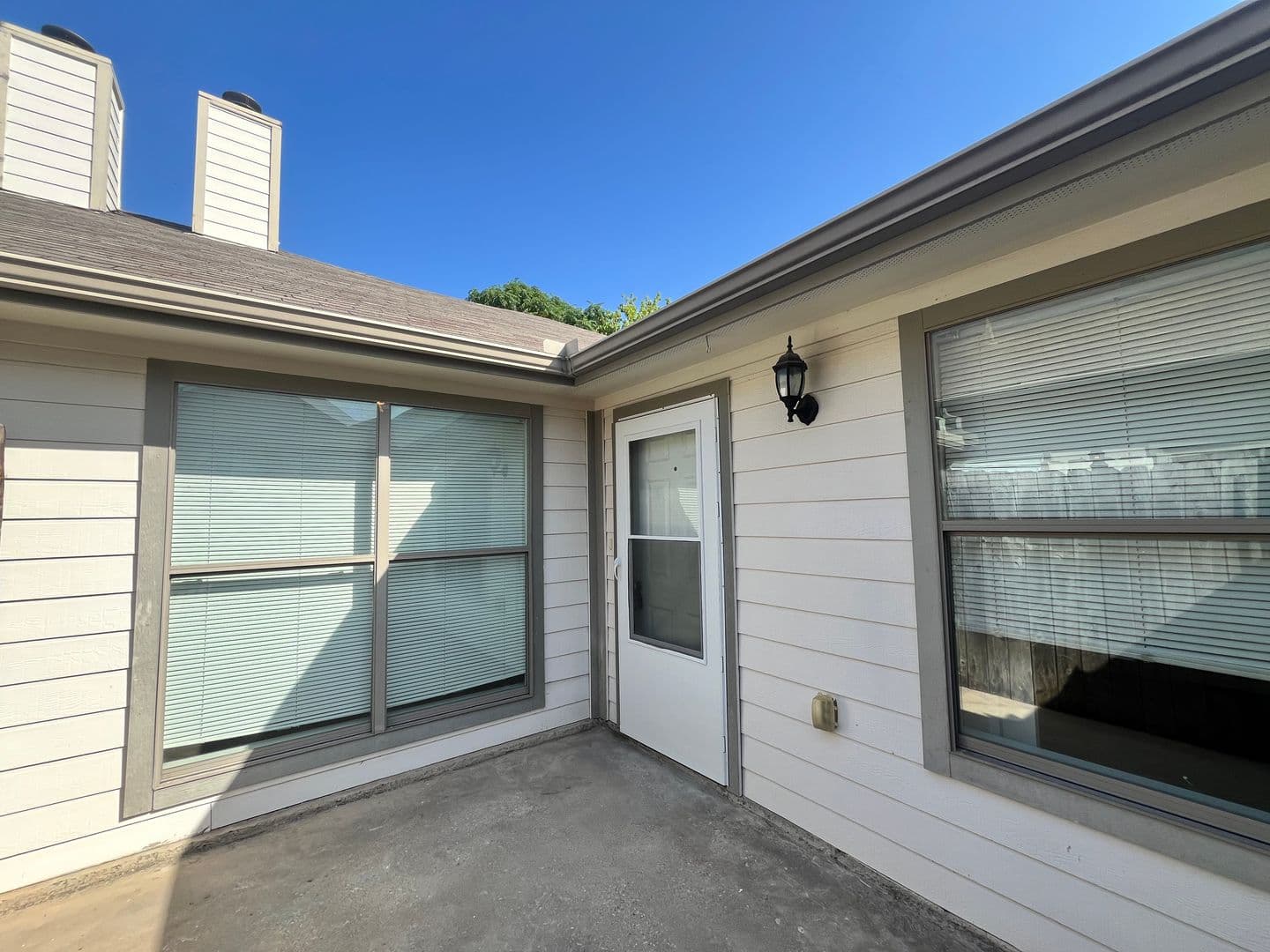 Garland Multiplex: 1129 Weston Dr