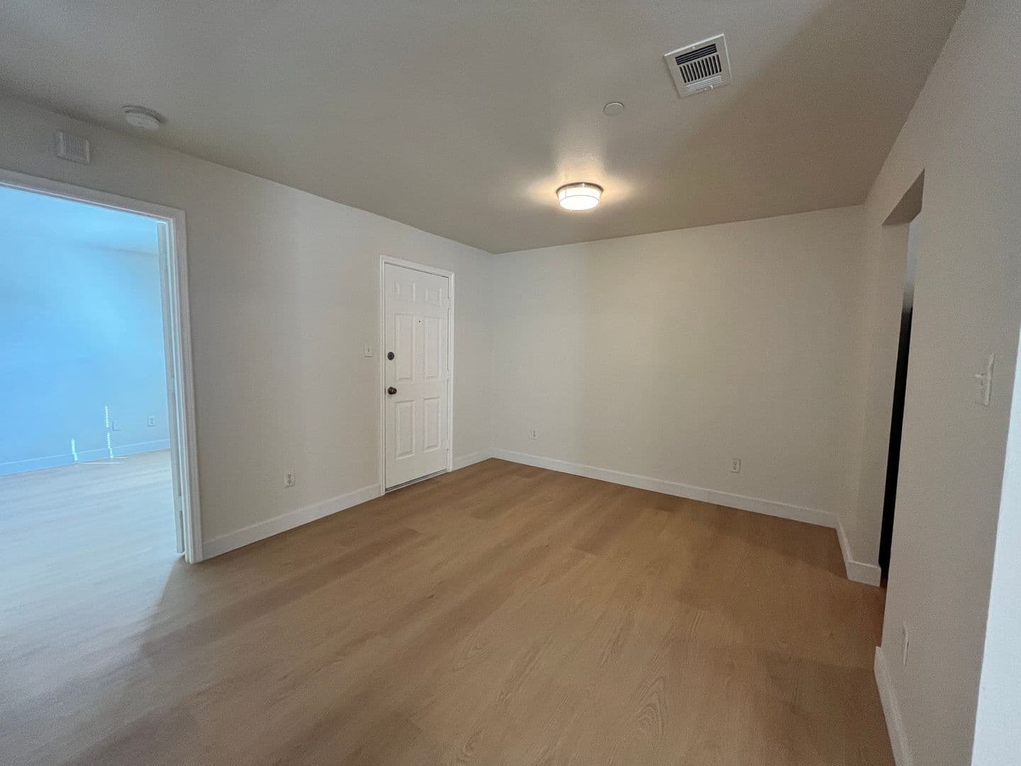 Garland Multiplex: 1129 Weston Dr