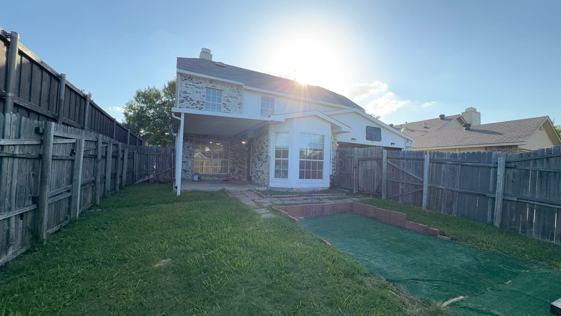 Garland House: 2918 Lake Valley Dr