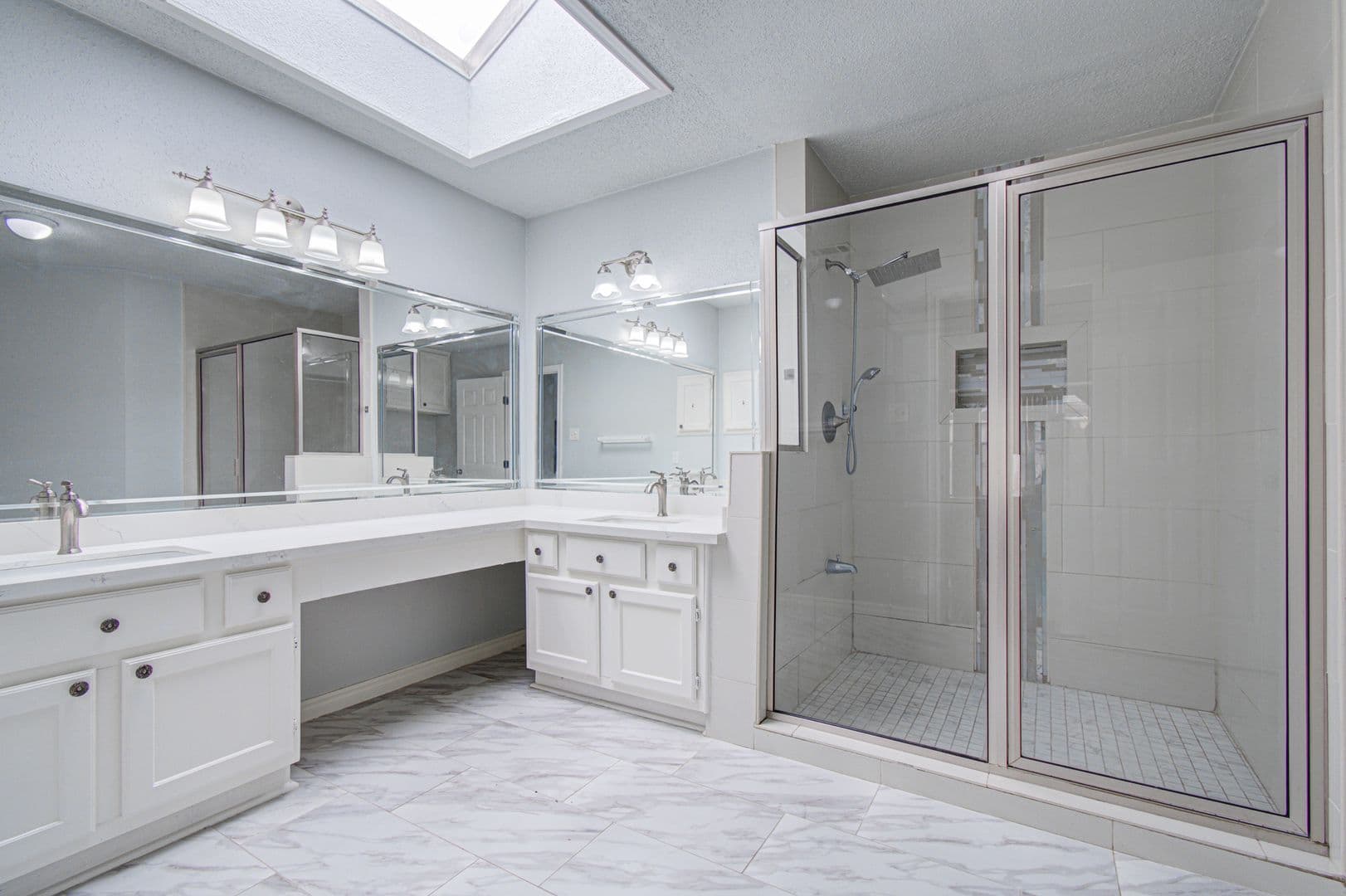 Houston House: 6823 Puerta Vista Ln