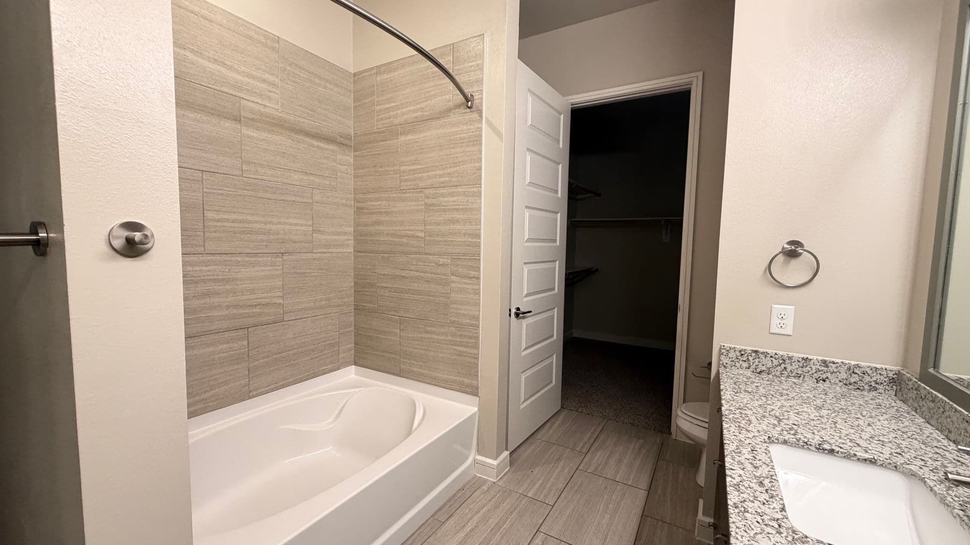 Dallas Apartment: 3411 Oak Grove Ave.