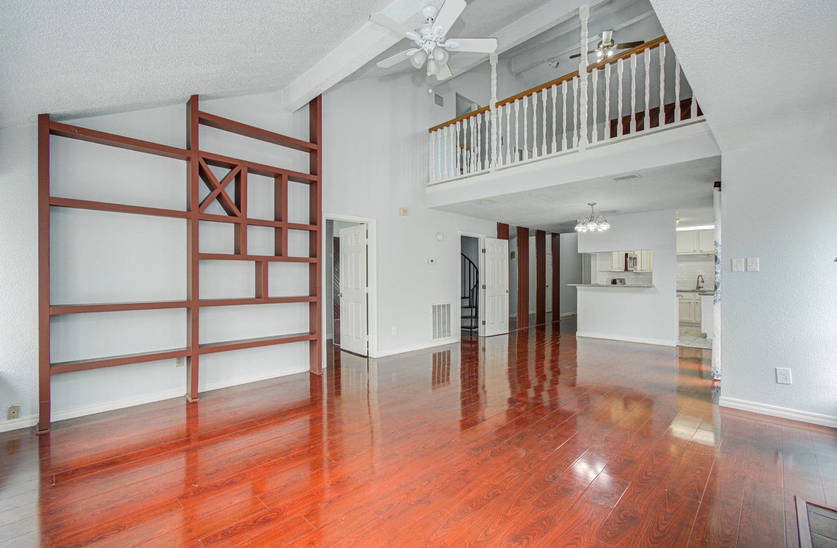 Houston House: 6823 Puerta Vista Ln