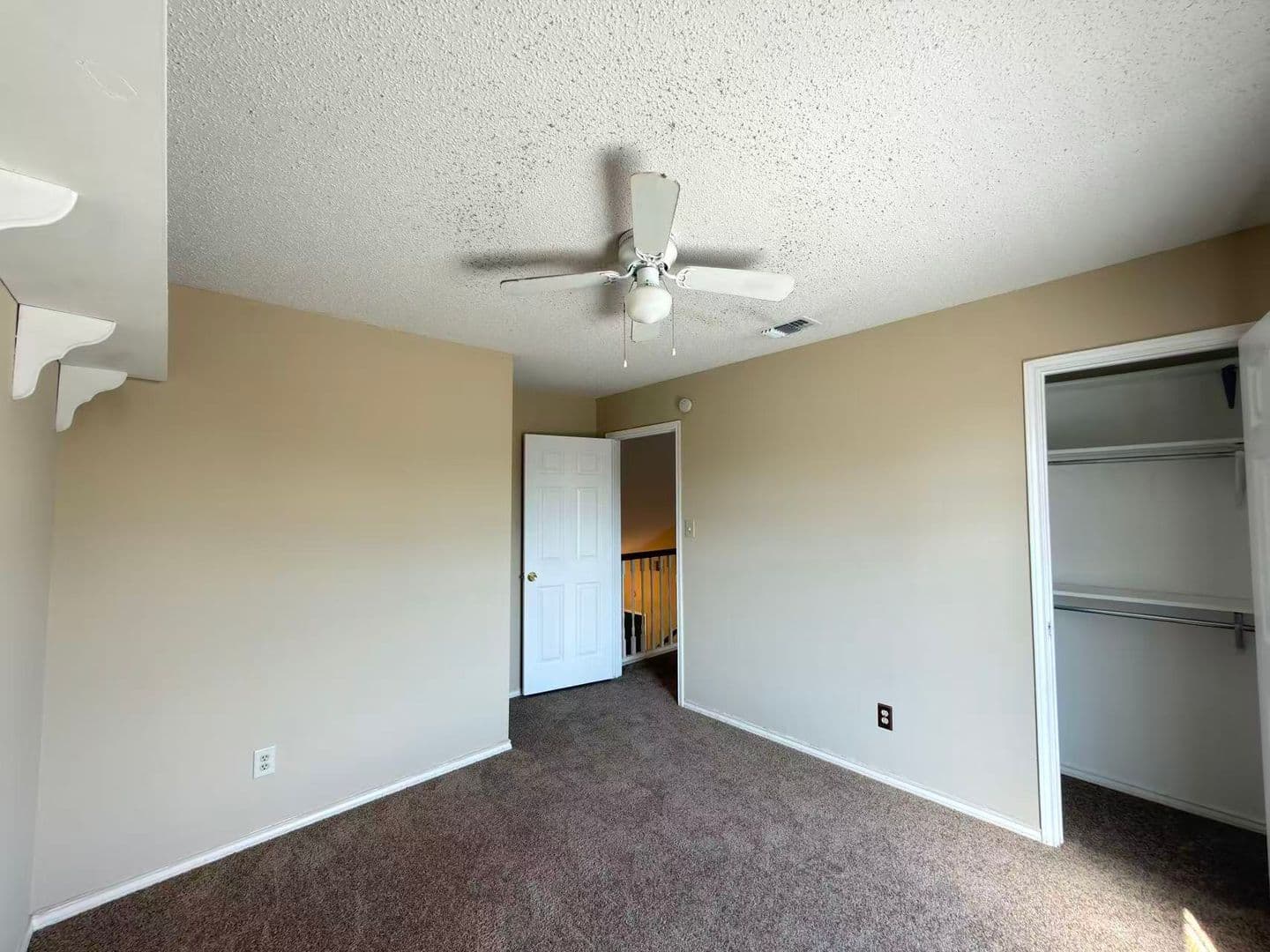 Garland House: 2918 Lake Valley Dr