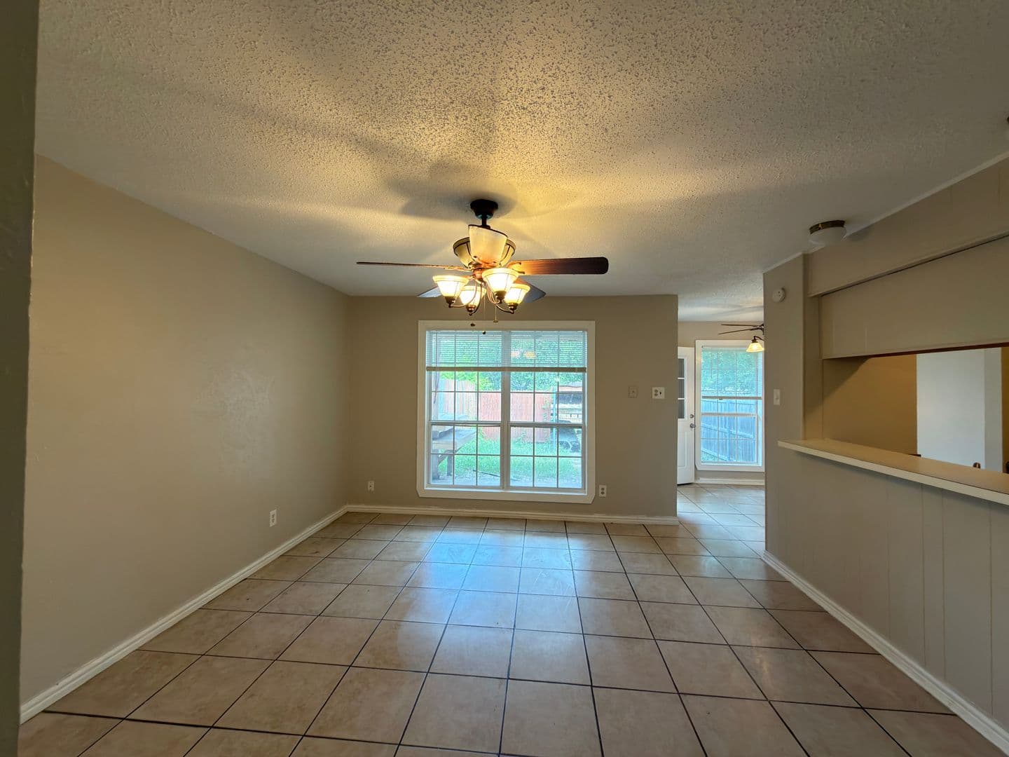 Garland House: 358 Valley Park Dr