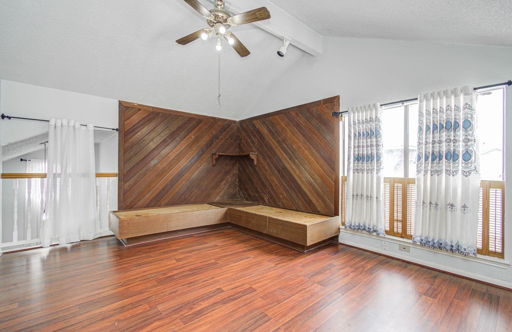 Houston House: 6823 Puerta Vista Ln