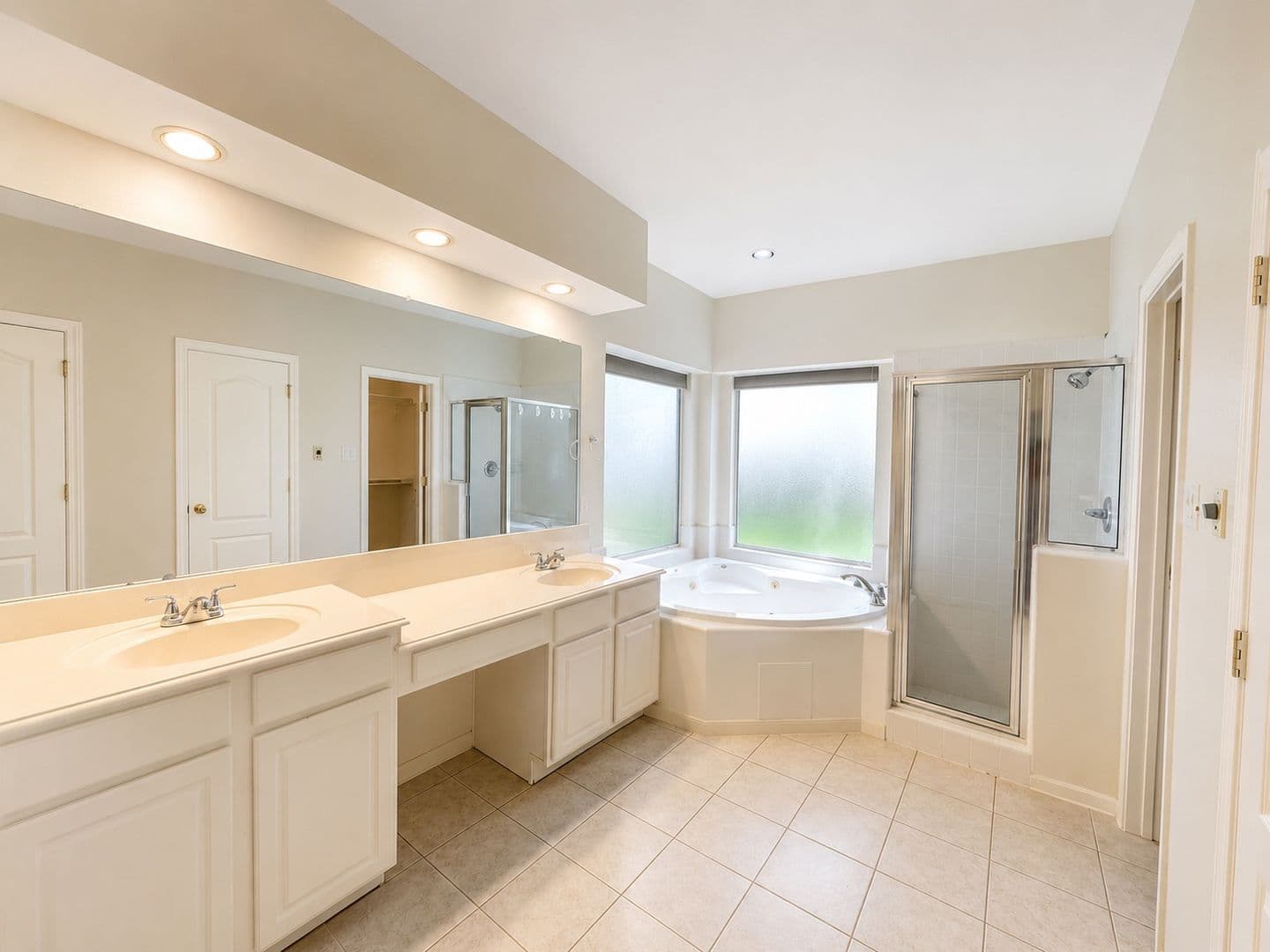 Houston House: 223 Wild Oak Run