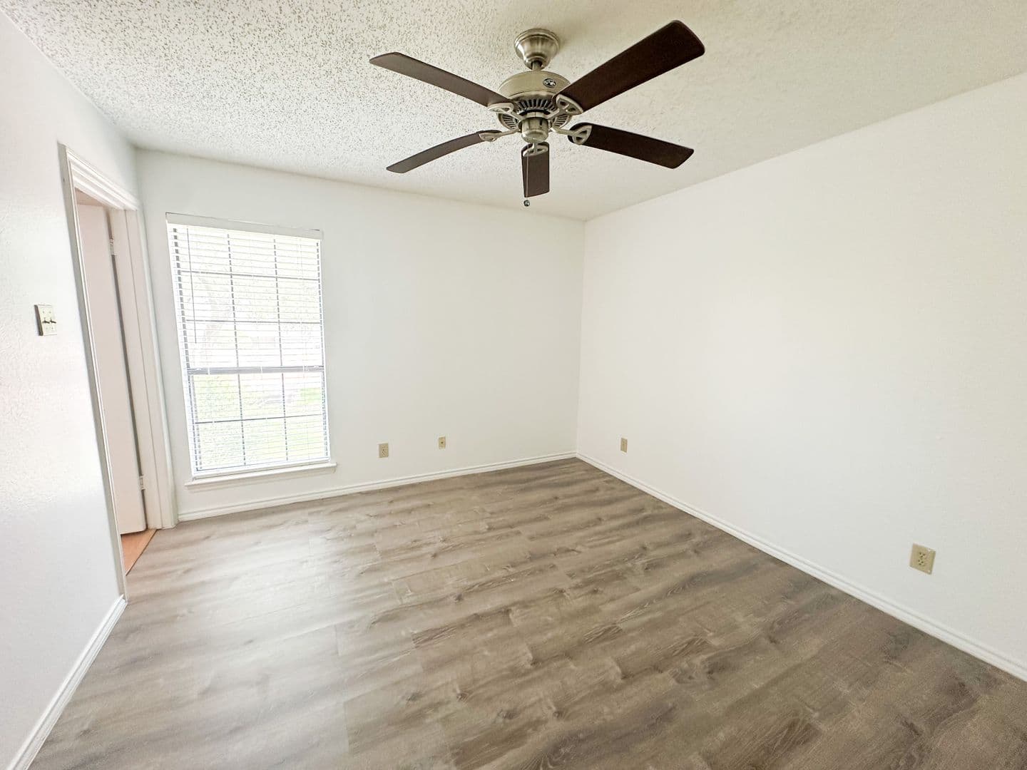 Addison Condo: 16301 Ledgemont Lane Unit#273B