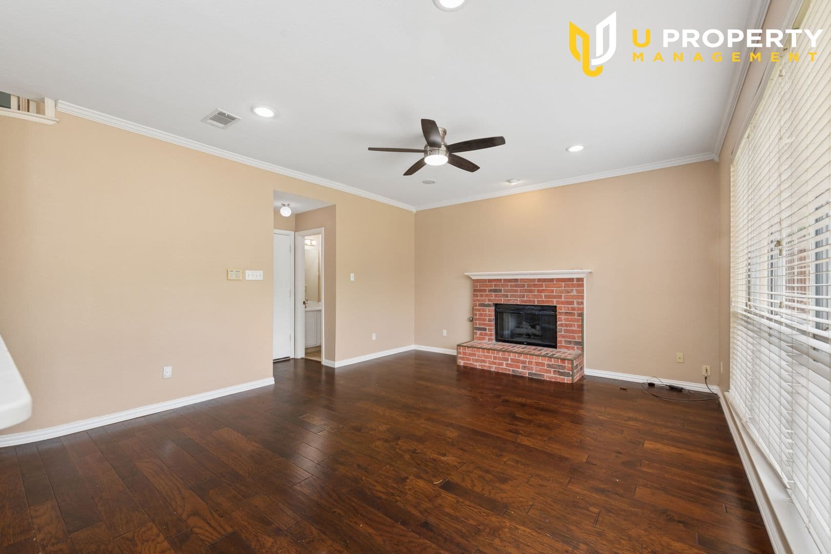 Coppell House: 937 Parker Dr