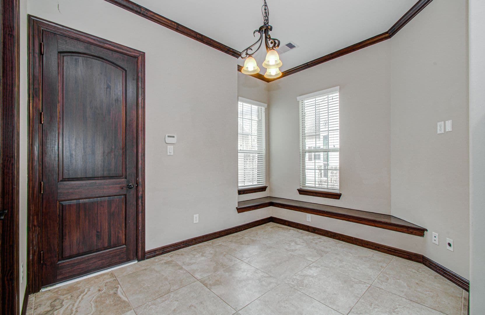 Sugarland House: 5711 Avon Landing Lane