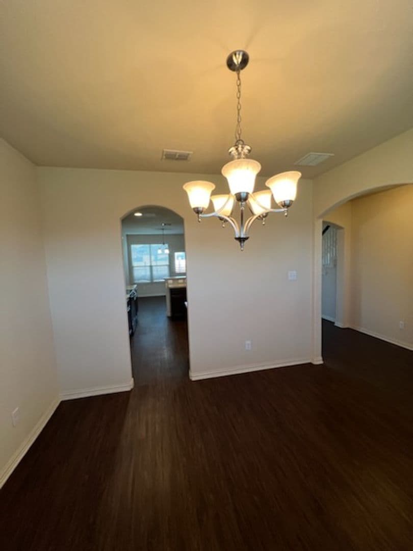 Forest Hill House: 3729 Caladium Ln,