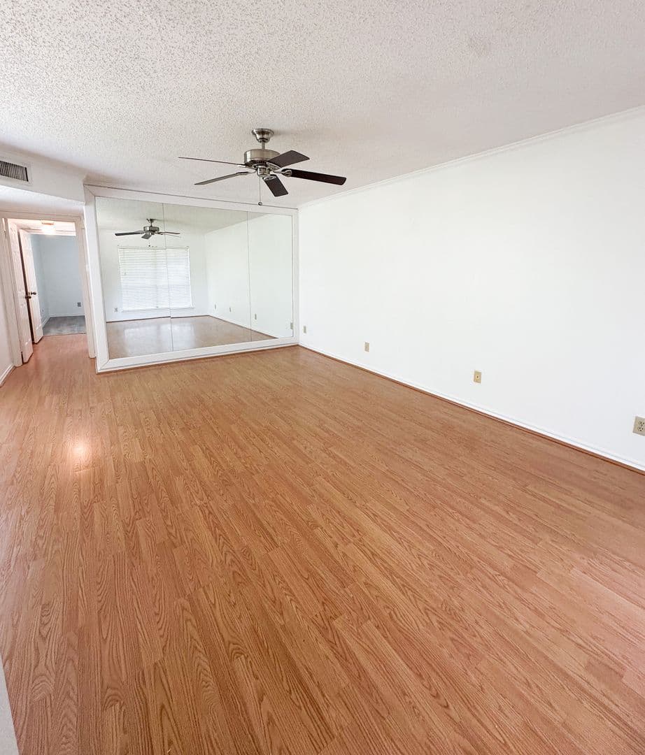 Addison Condo: 16301 Ledgemont Lane Unit#273B