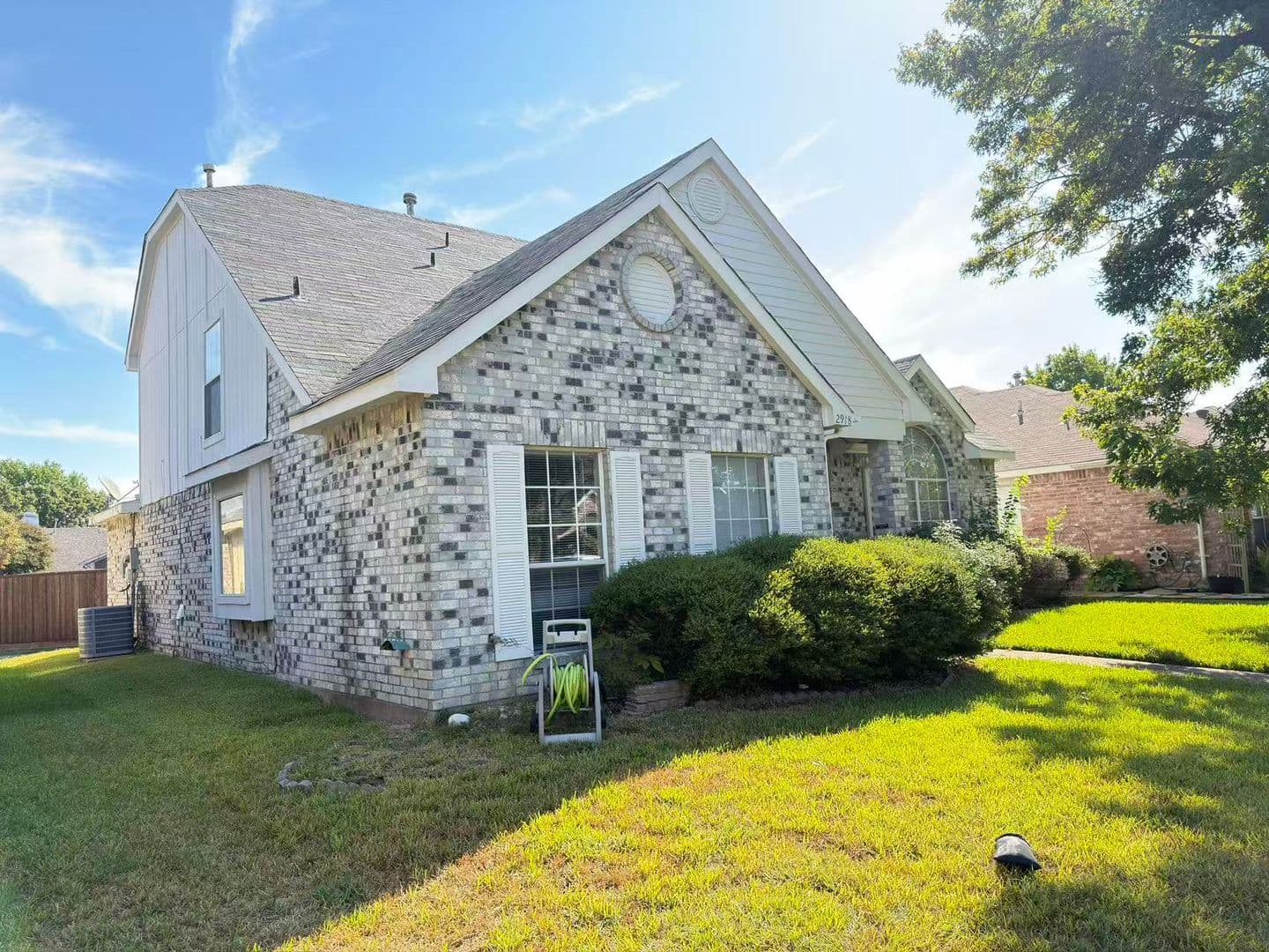 Garland House: 2918 Lake Valley Dr
